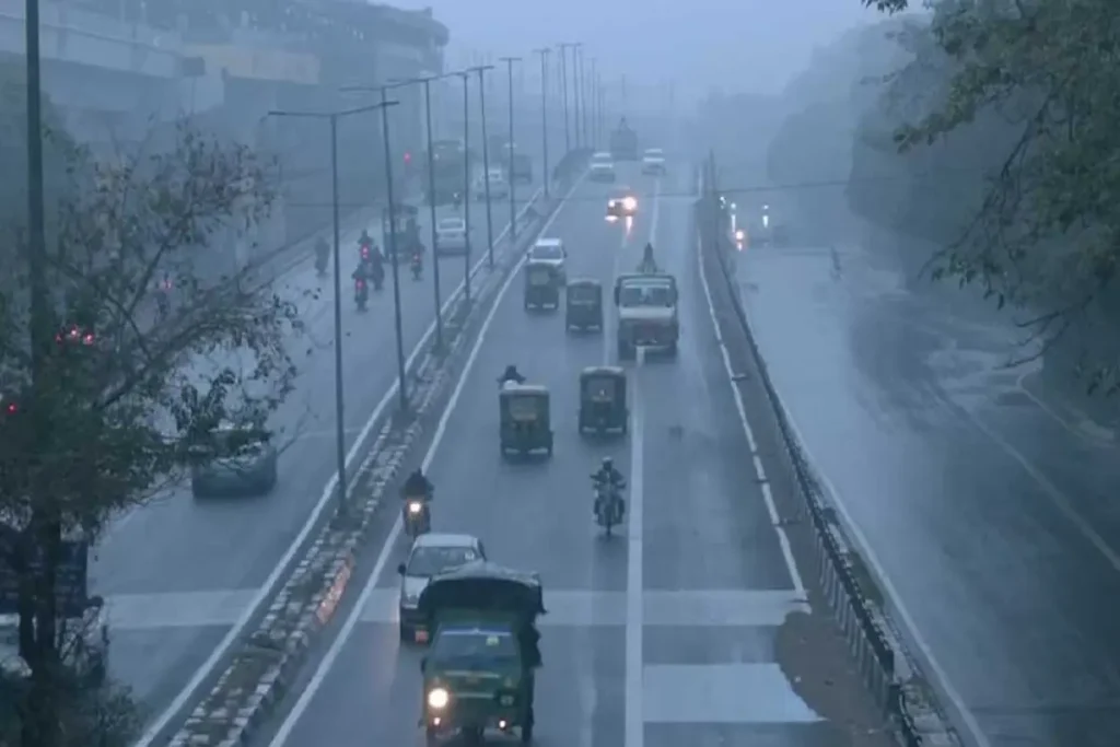 Winter 2024: कड़ाके की ठंड की शुरुआत, 12 डिग्री पर पहुंचा रात का पारा, दिसंबर की शुरुआत होगी ठिठुरन से